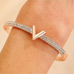 Rose Gold Luxury Diamond Letter V Bangle Bracelet